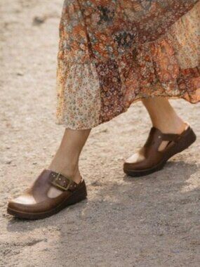 Alegria Classic Brown Oiled Leather Clog. Size 35
